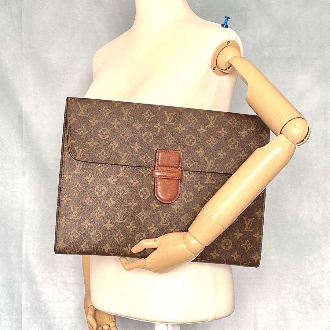 Louis Vuitton XL Clutch